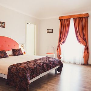Deluxe Zimmer mit Kingsize-Bett